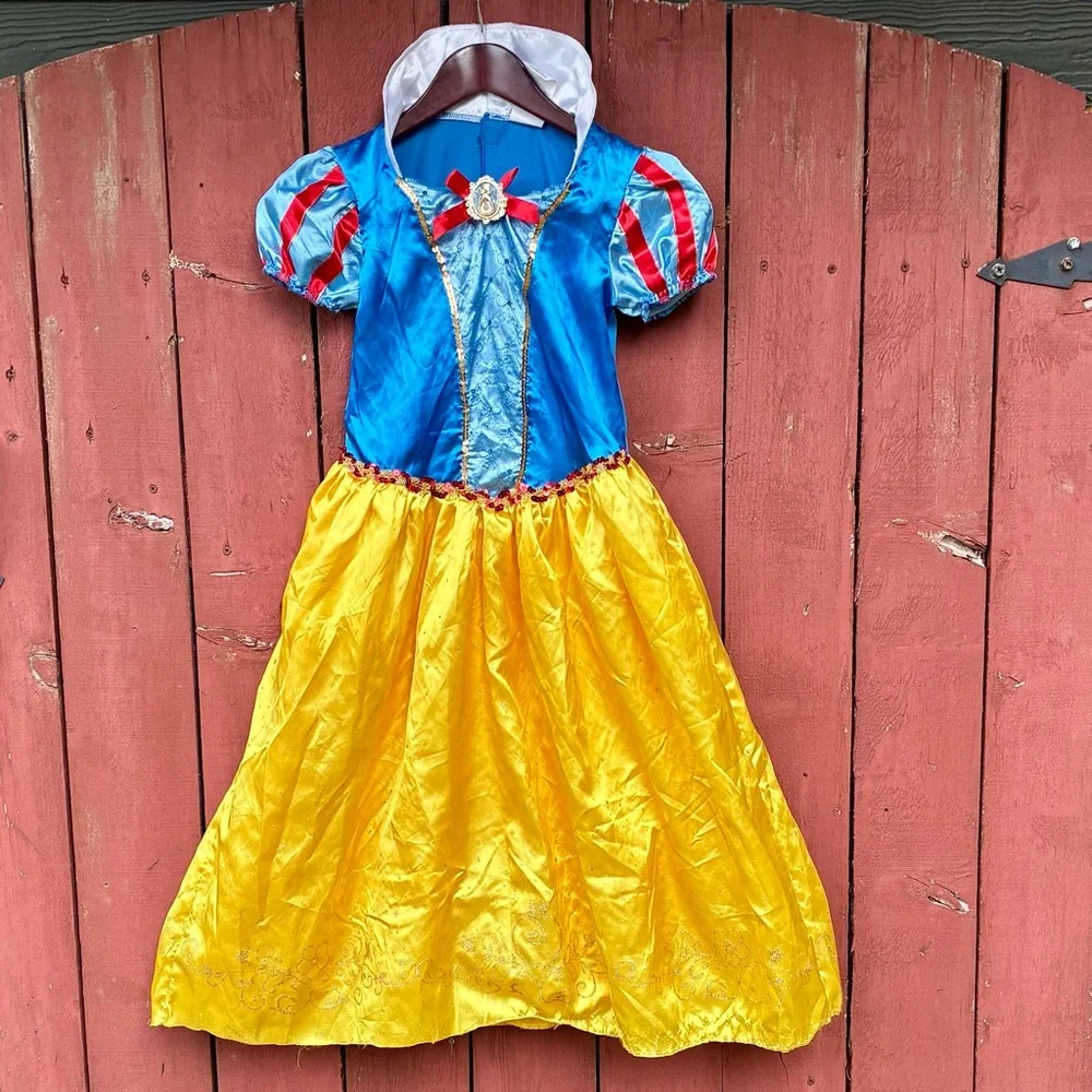 Disney Snow White Costume Gown Satin Dress Medium 7 8 Halloween Fairy Princess